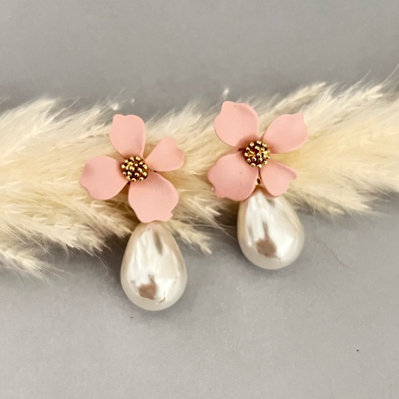 Elegant Floral & Pearl Drop Earrings - Coquette Small Earrings - Flower Earrings - Picture 5 of 16